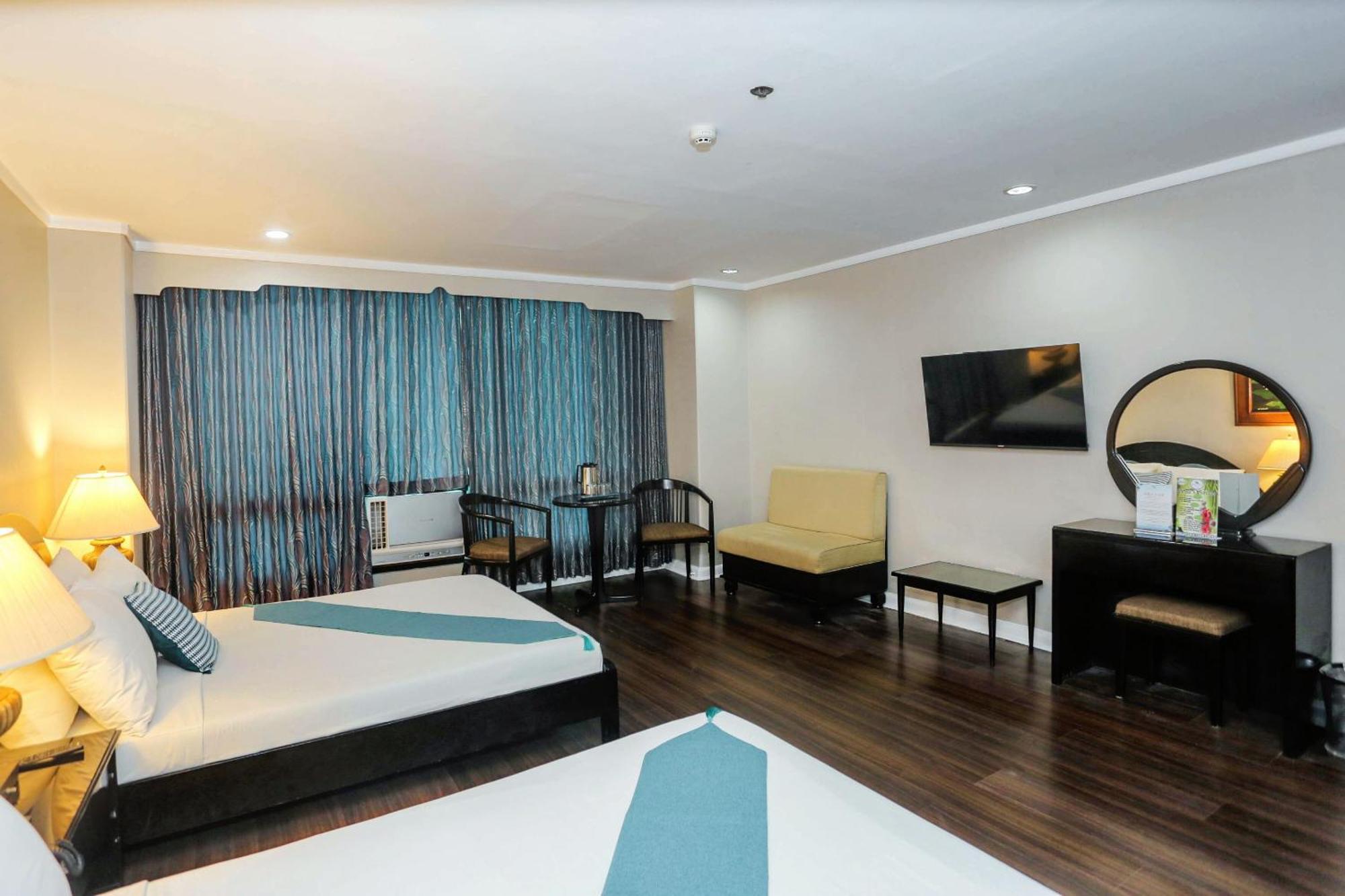 Holiday Plaza Hotel - Cebu Eksteriør billede