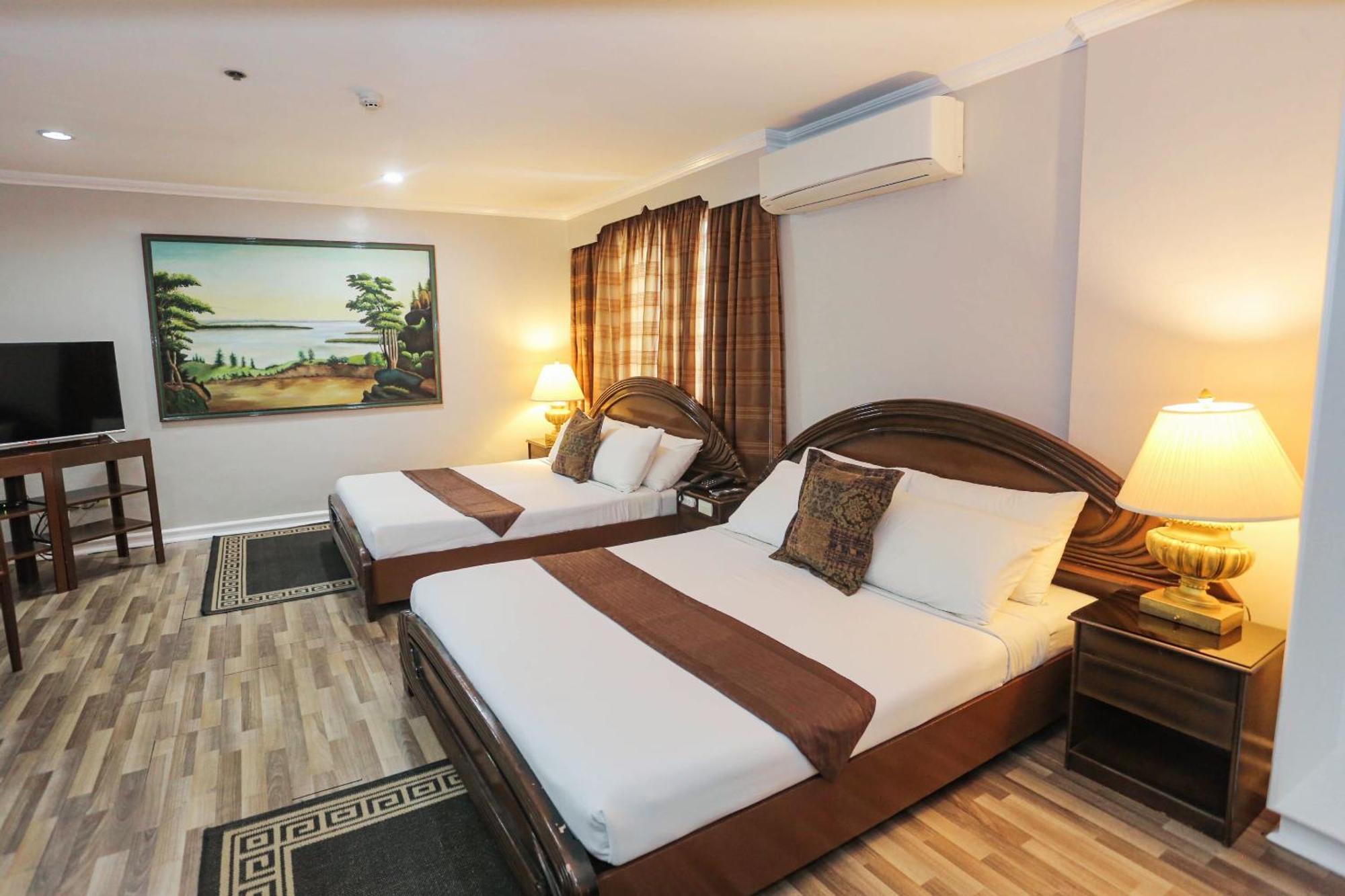 Holiday Plaza Hotel - Cebu Eksteriør billede