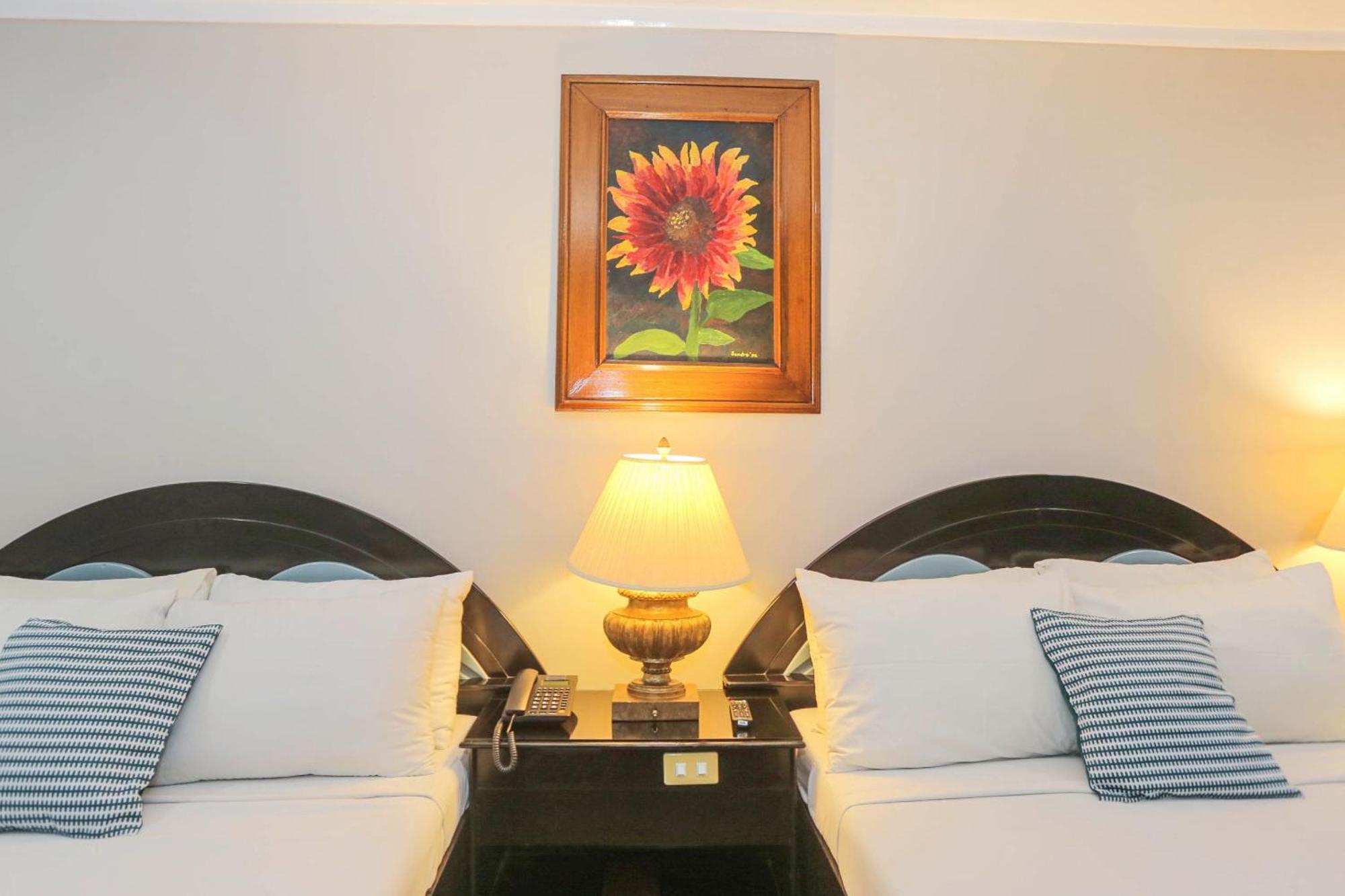 Holiday Plaza Hotel - Cebu Eksteriør billede