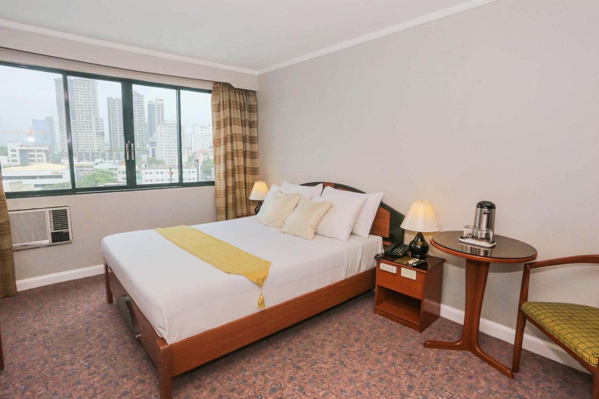 Holiday Plaza Hotel - Cebu Eksteriør billede