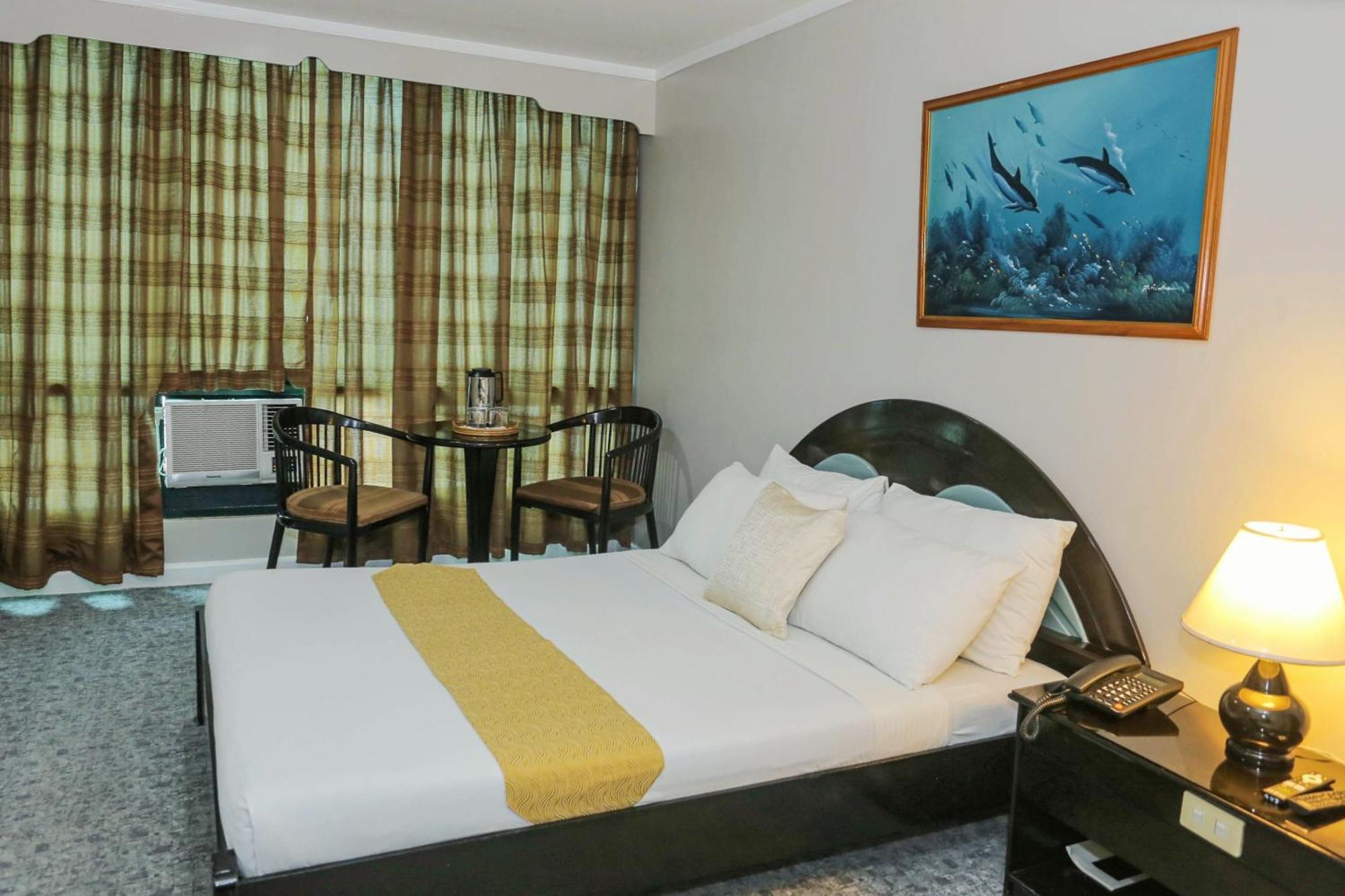 Holiday Plaza Hotel - Cebu Eksteriør billede