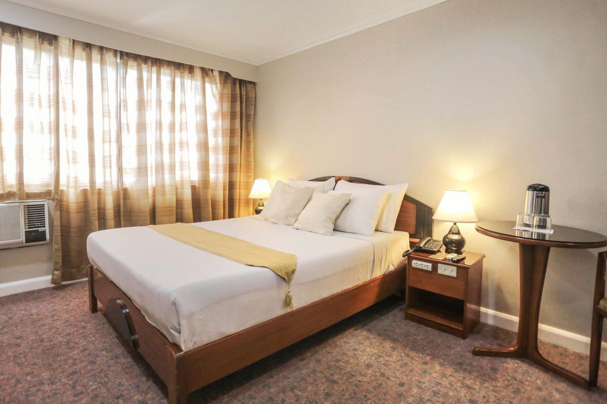 Holiday Plaza Hotel - Cebu Eksteriør billede