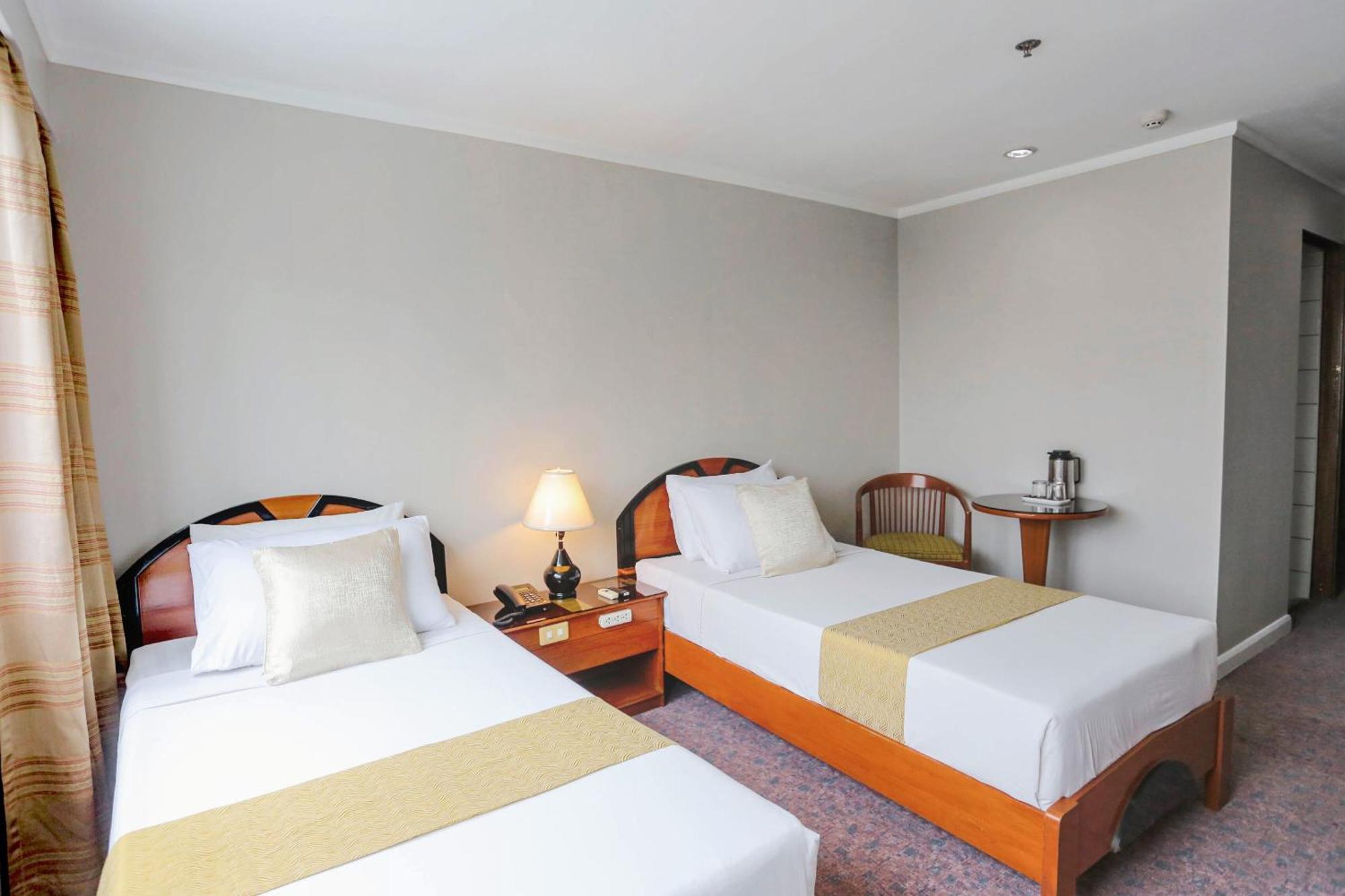 Holiday Plaza Hotel - Cebu Eksteriør billede