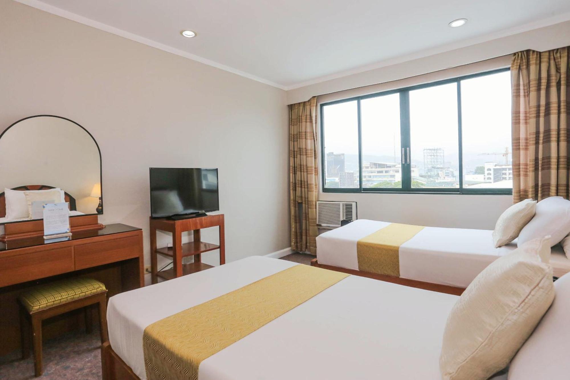 Holiday Plaza Hotel - Cebu Eksteriør billede