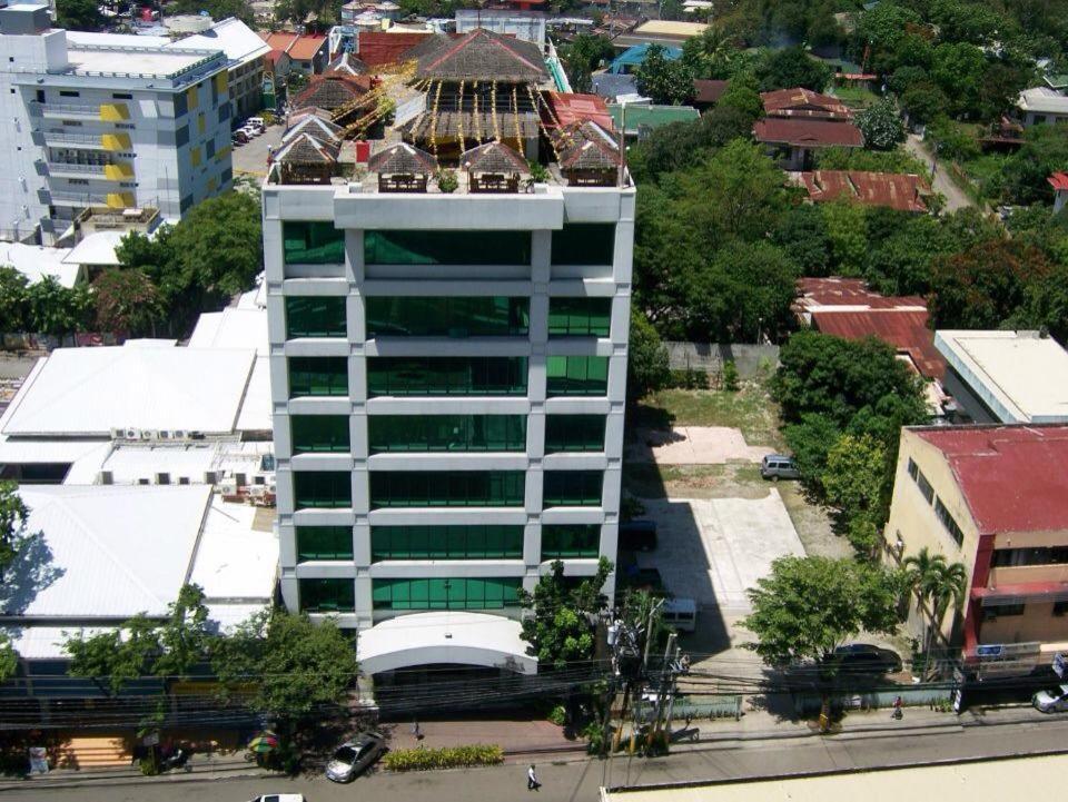 Holiday Plaza Hotel - Cebu Eksteriør billede